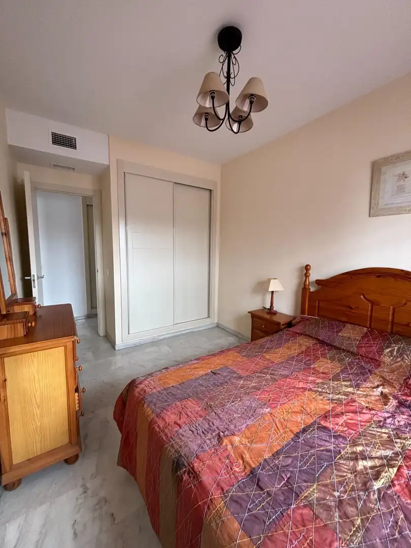Habitación de Piso en venta en Estepona con Jardín privado y Piscina comunitaria