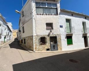 Vista exterior de Casa o xalet en venda en La Peraleja   amb Terrassa