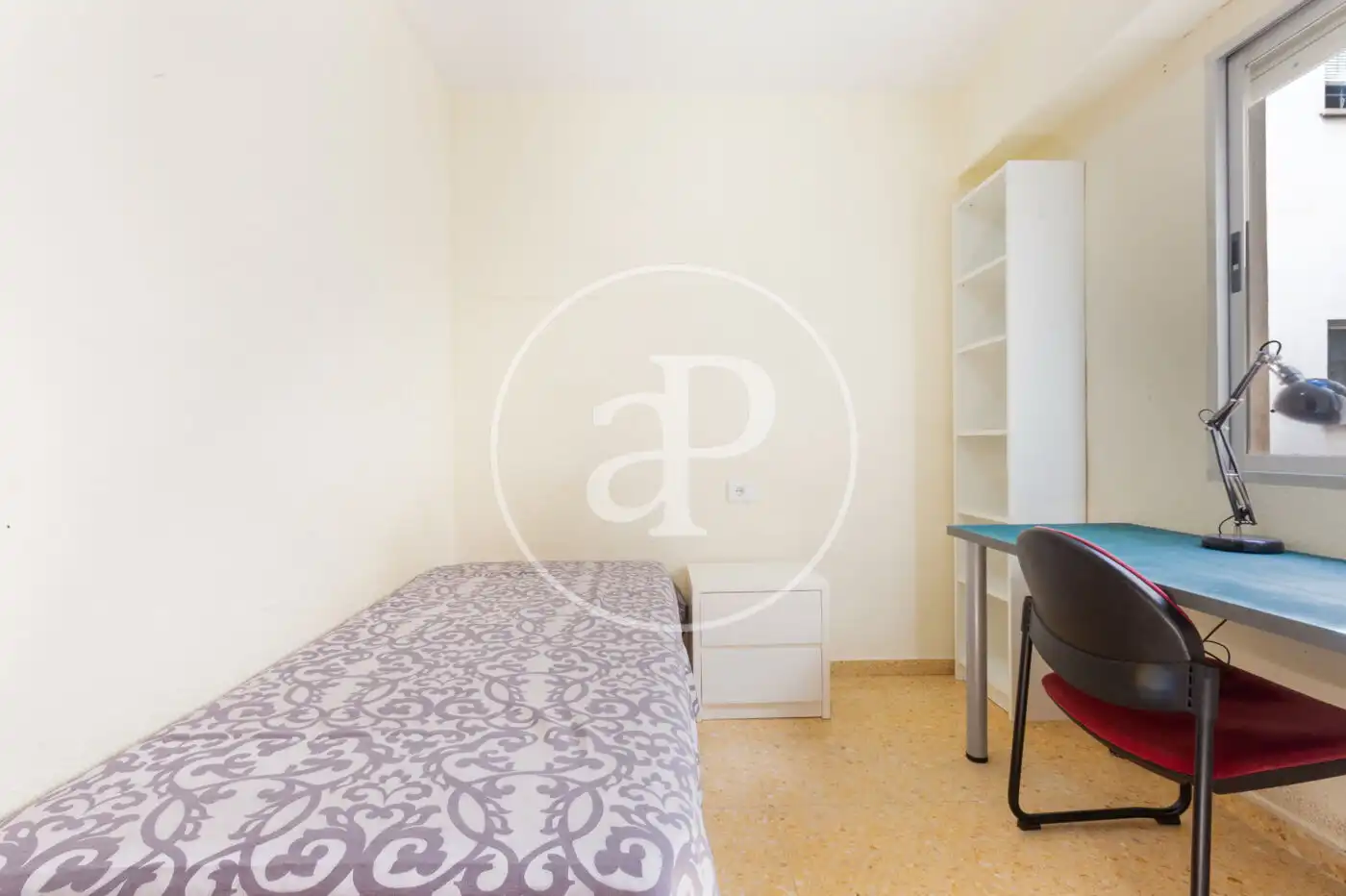 Bedroom of Flat for sale in Valencia  with Heating, Furnished and Balcony