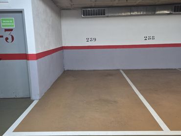 Single parking space with lift for sale in Carrer del Milanesat