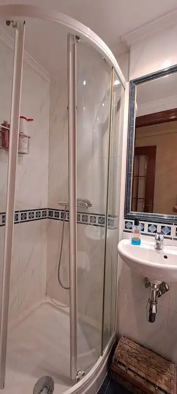 Badezimmer von Wohnung zum Verkauf in Vitoria - Gasteiz mit Heizung und Abstellraum