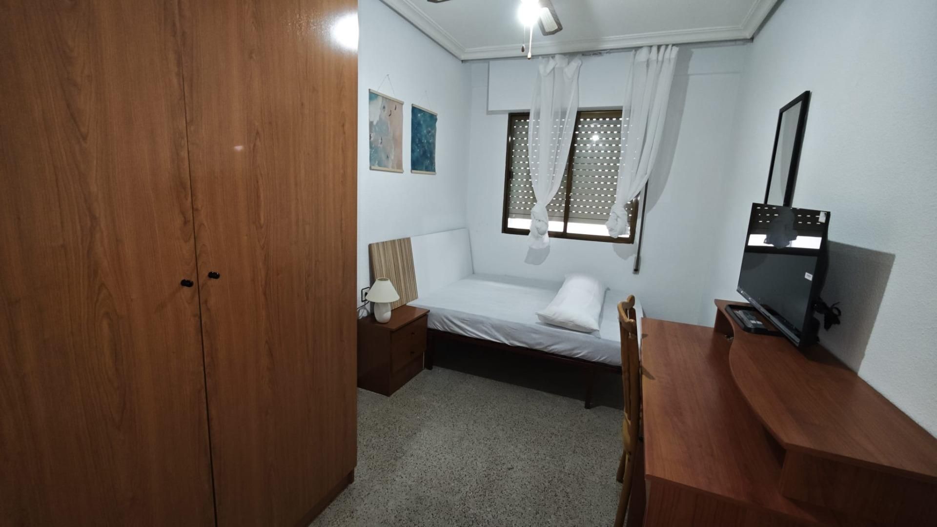 Bedroom of Flat for share in Molina de Segura
