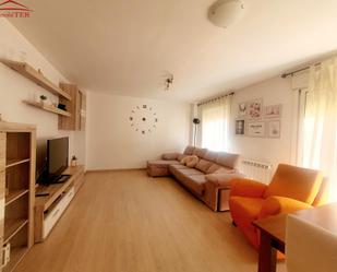 Sala d'estar de Apartament en venda en  Teruel Capital amb Balcó