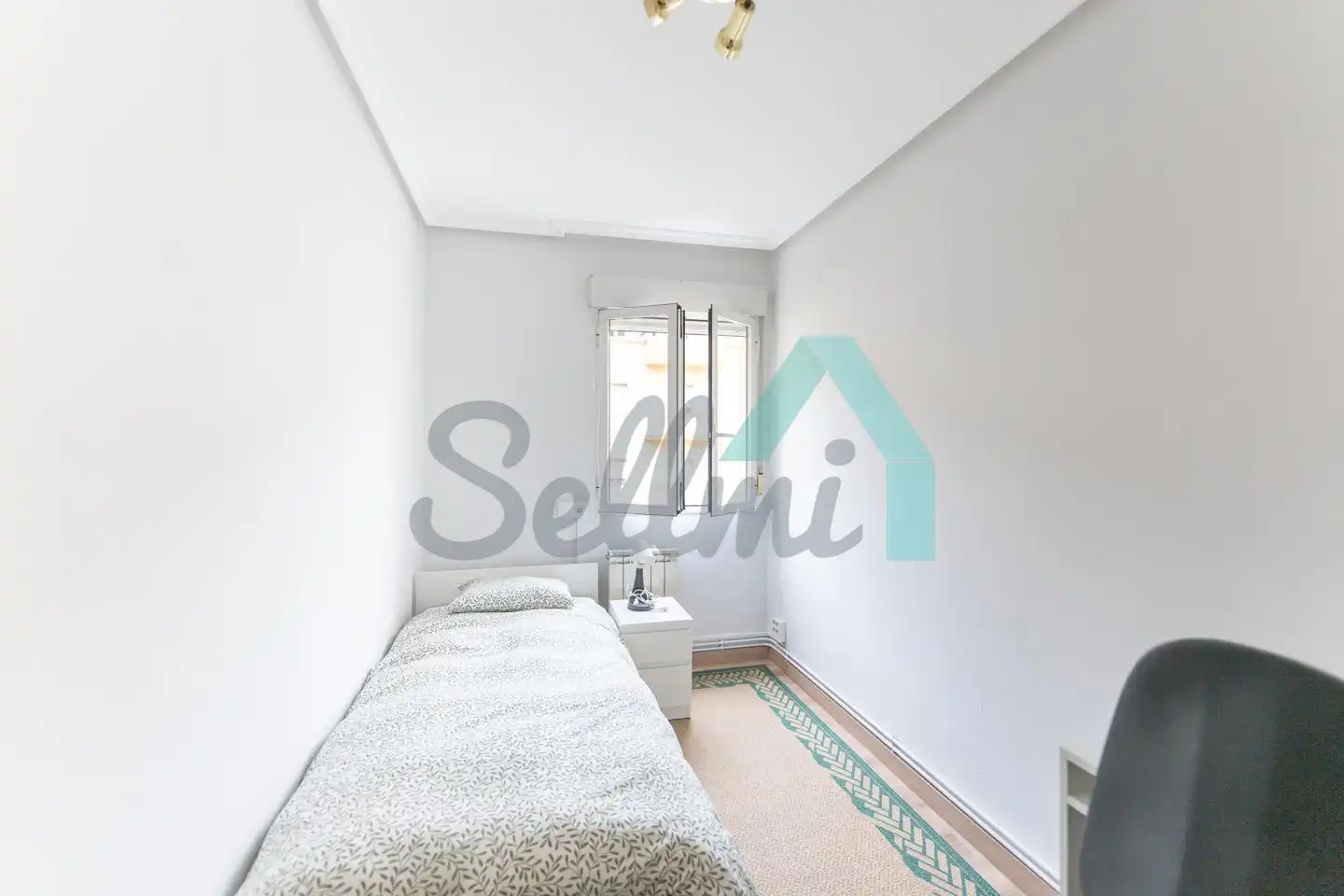 Habitación de Piso de alquiler en Oviedo  con Calefacción, Terraza y Amueblado