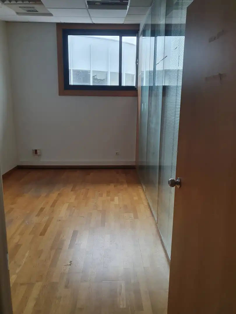 Büro zur Miete in Vigo  mit Möbliert