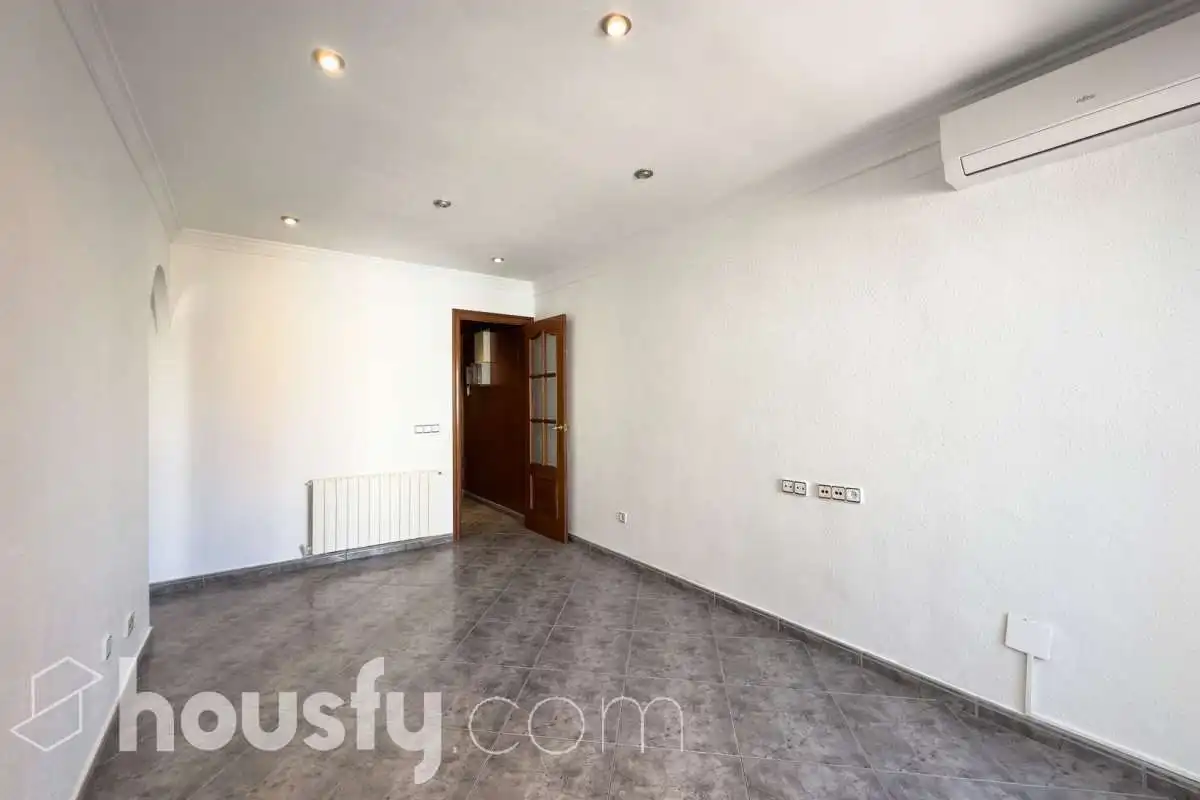 Flat for sale in CL PRAT DE LA RIBA, Cementiri Vell
