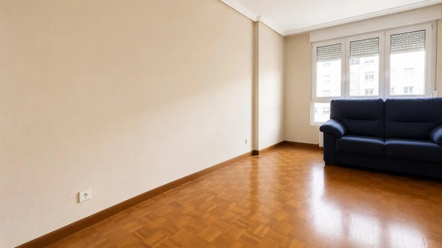 Habitación de Piso en venta en Santander con Calefacción y Balcón