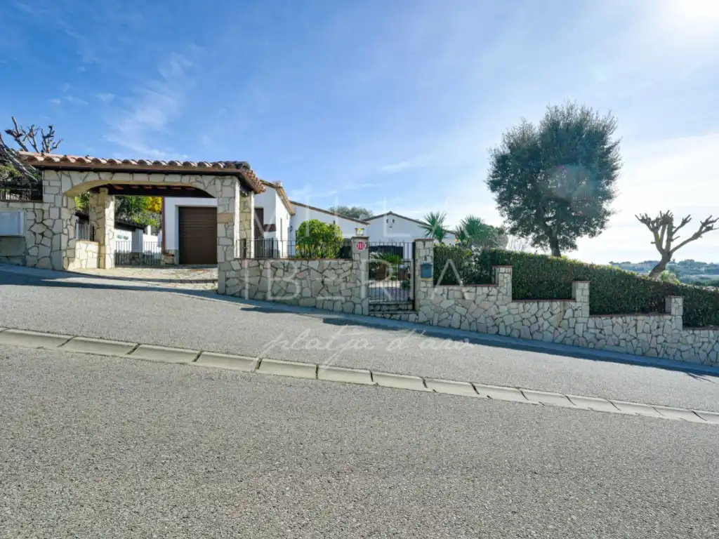 Vista exterior de Casa o chalet en venta en Calonge i Sant Antoni con Calefacción, Jardín privado y Piscina