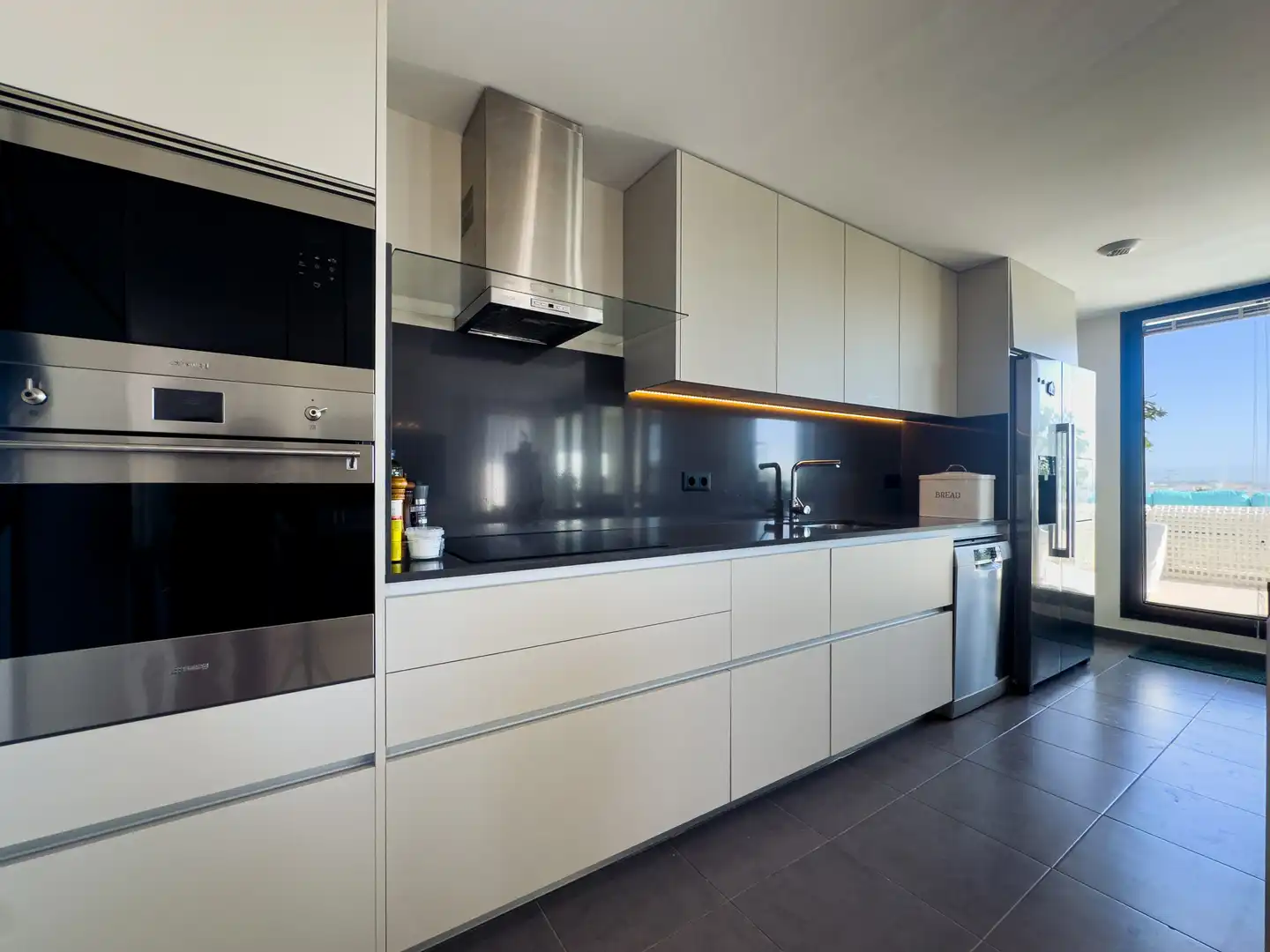 Cocina de Ático en venta en Estepona con Calefacción, Terraza y Trastero
