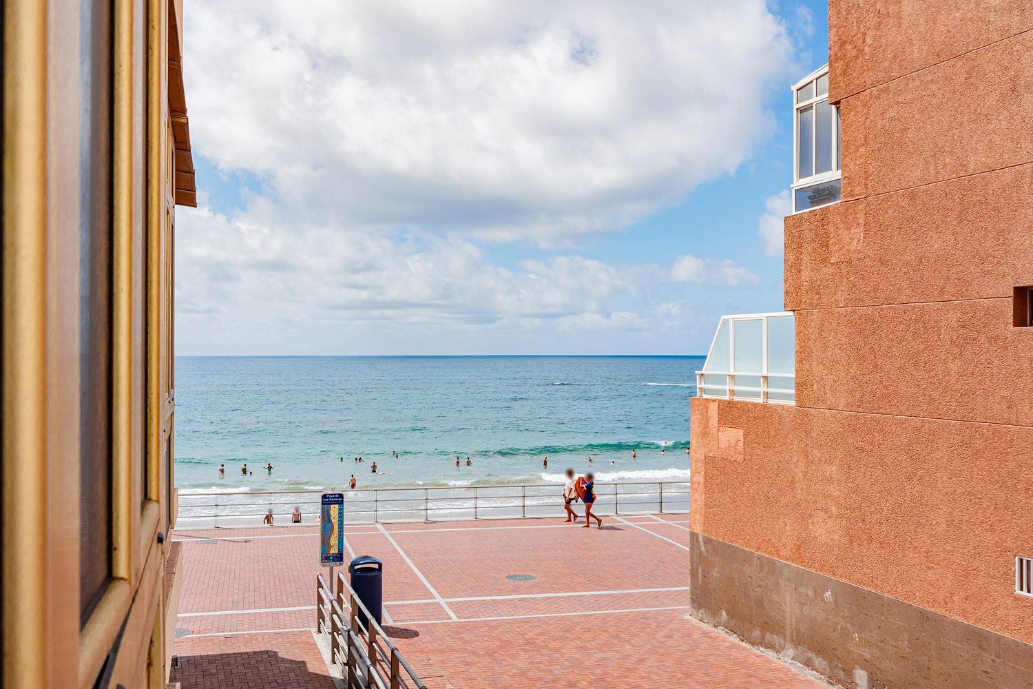 Vista exterior de Piso en venta en Las Palmas de Gran Canaria con Trastero y Balcón