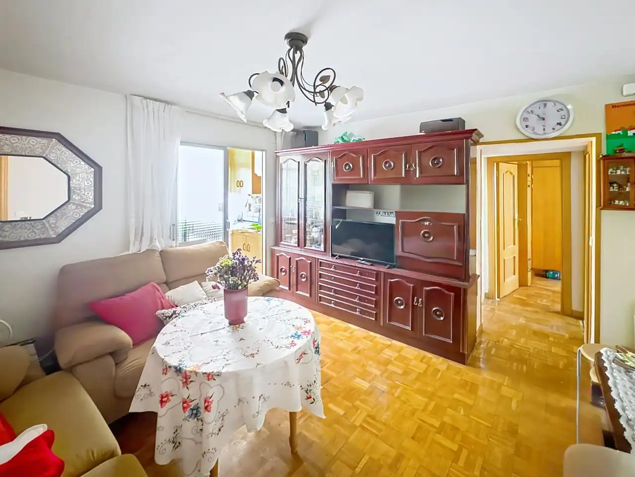 Sala de estar de Piso en venta en Madrid con Calefacción, Terraza y Amueblado