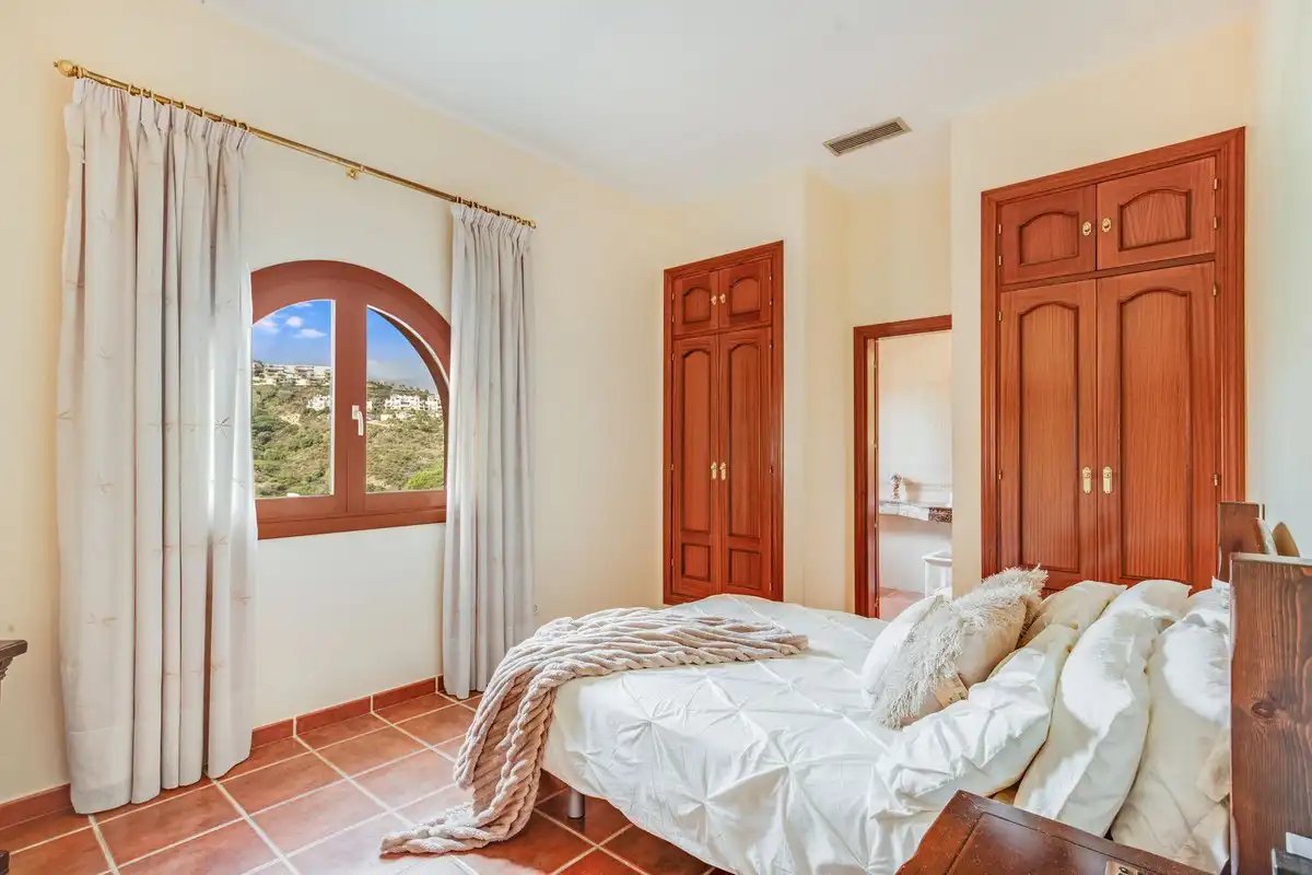 Chalet con piscina en venta en Calle Benahavis, imagen 15