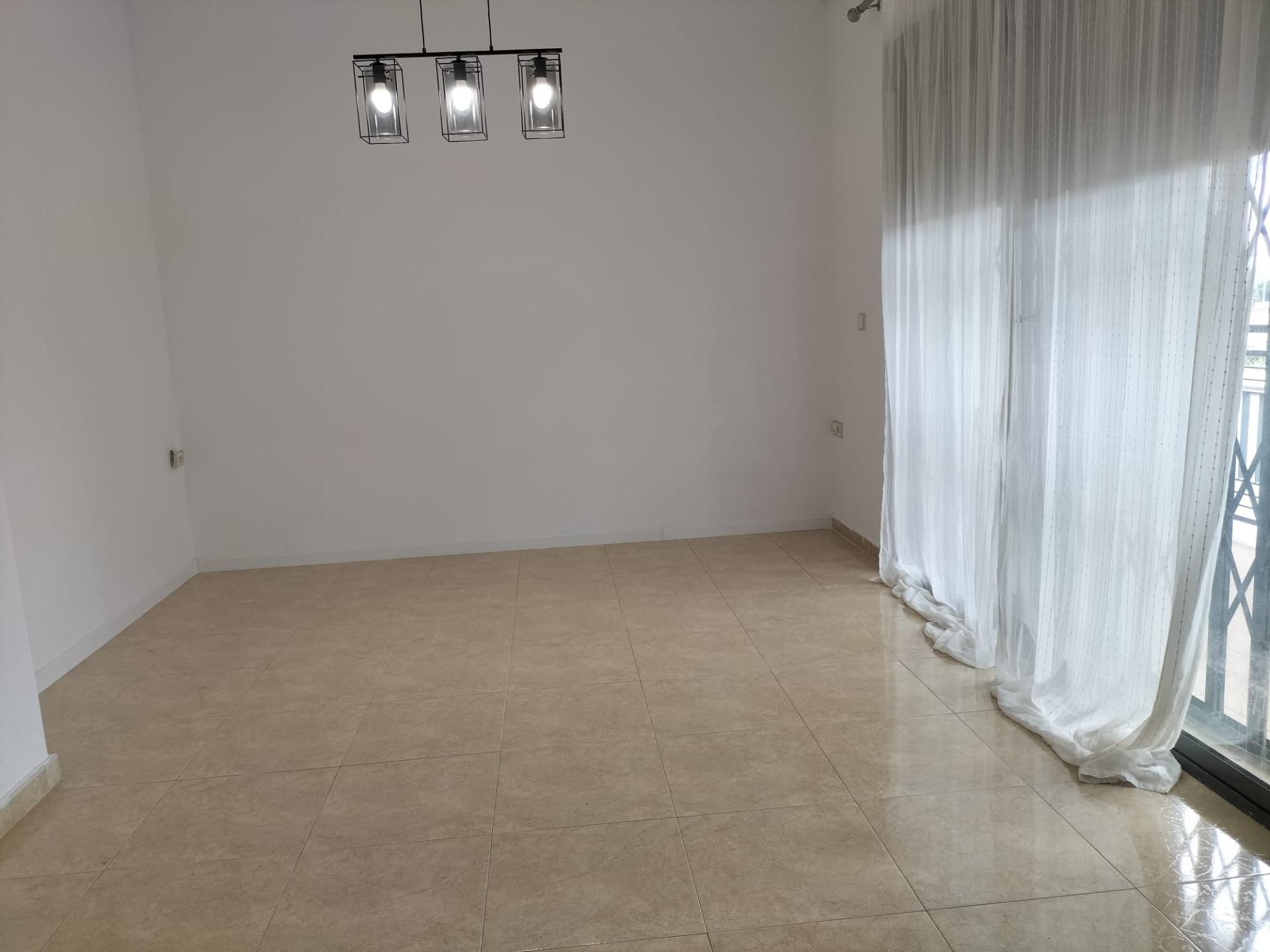 Sala de estar de Planta baja en venta en Cox