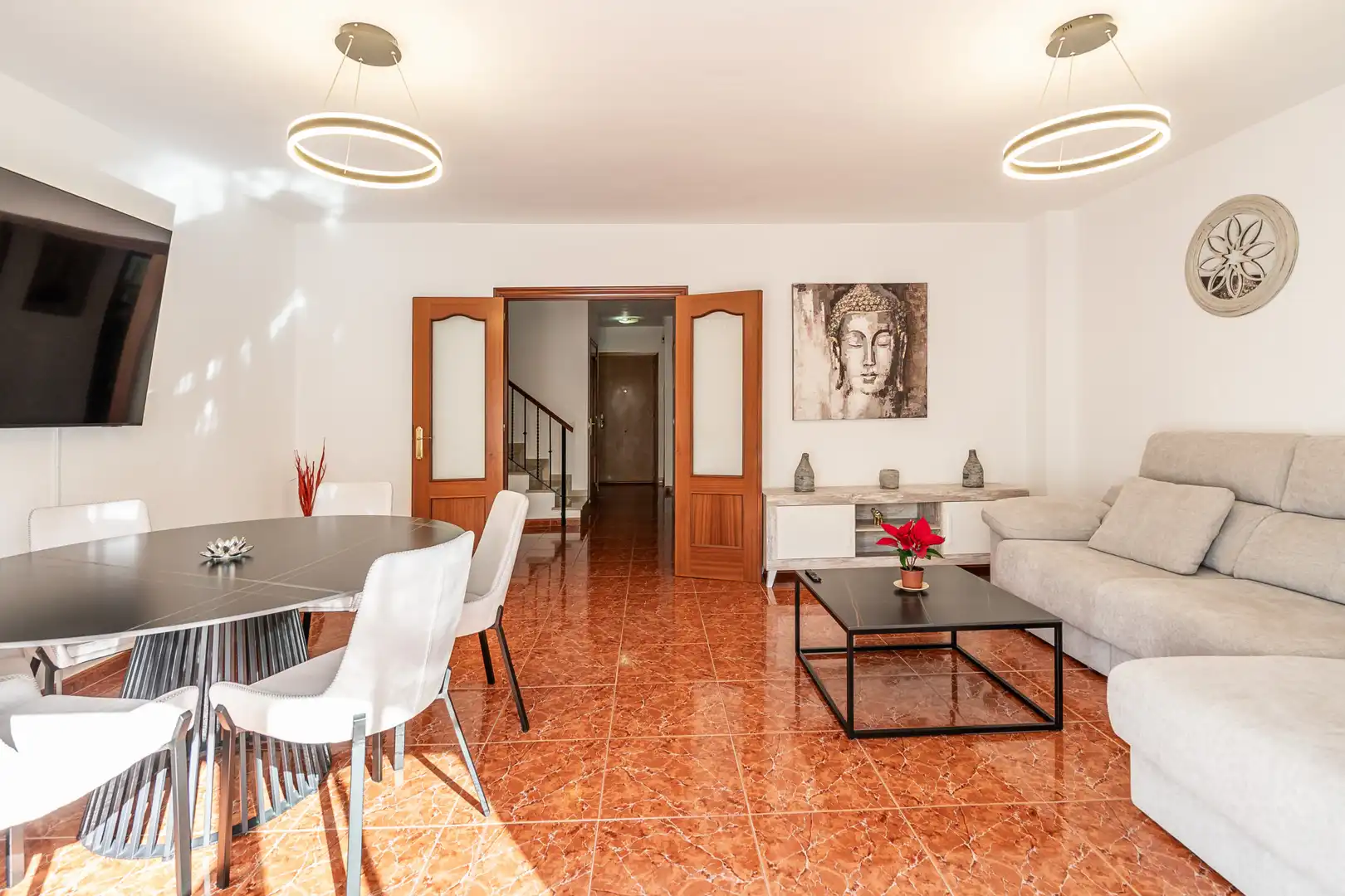 Sala d'estar de Casa adosada en venda en Estepona amb Aire condicionat i Terrassa
