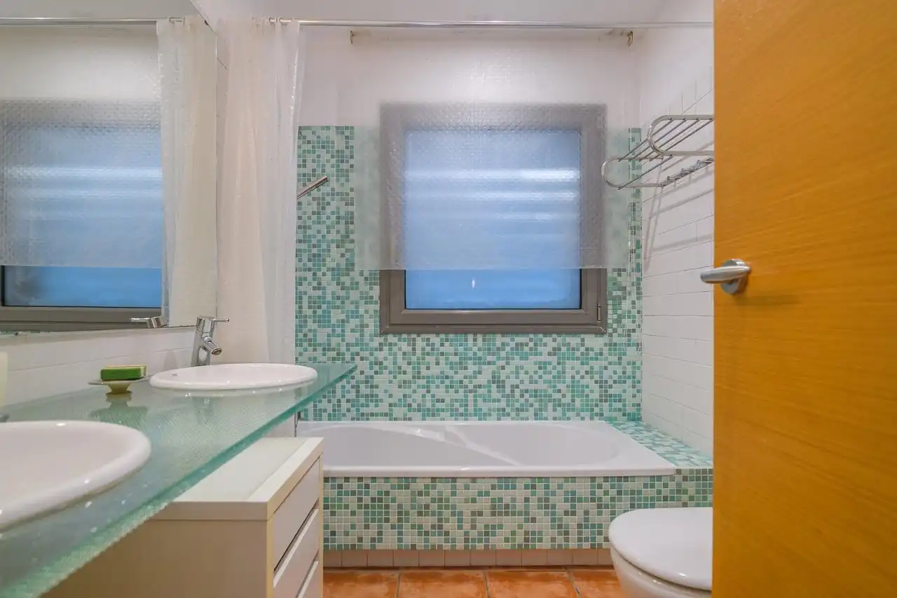 Baño de Casa o chalet en venta en Vallirana con Aire acondicionado y Balcón