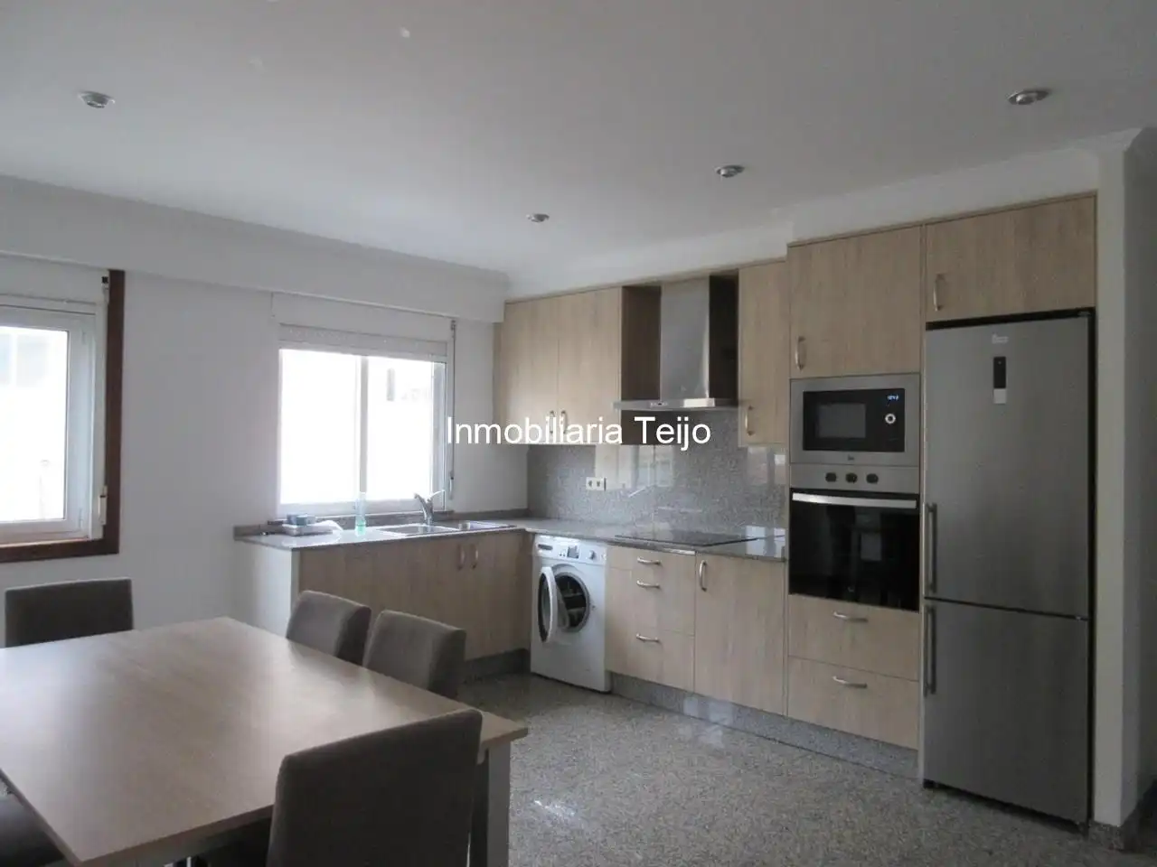 Flat for sale in Piñeiros- Freixeiro, imagen 2
