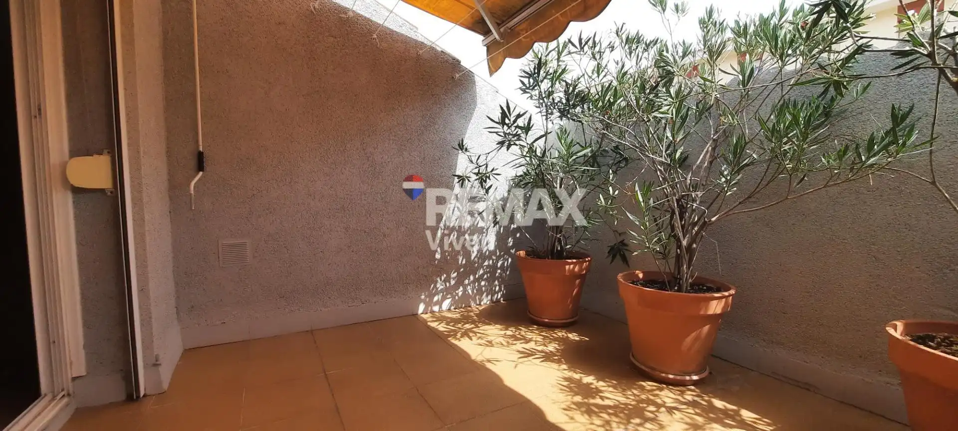 Terrassa de Casa adosada en venda en Vilanova i la Geltrú amb Aire condicionat, Calefacció i Jardí privat