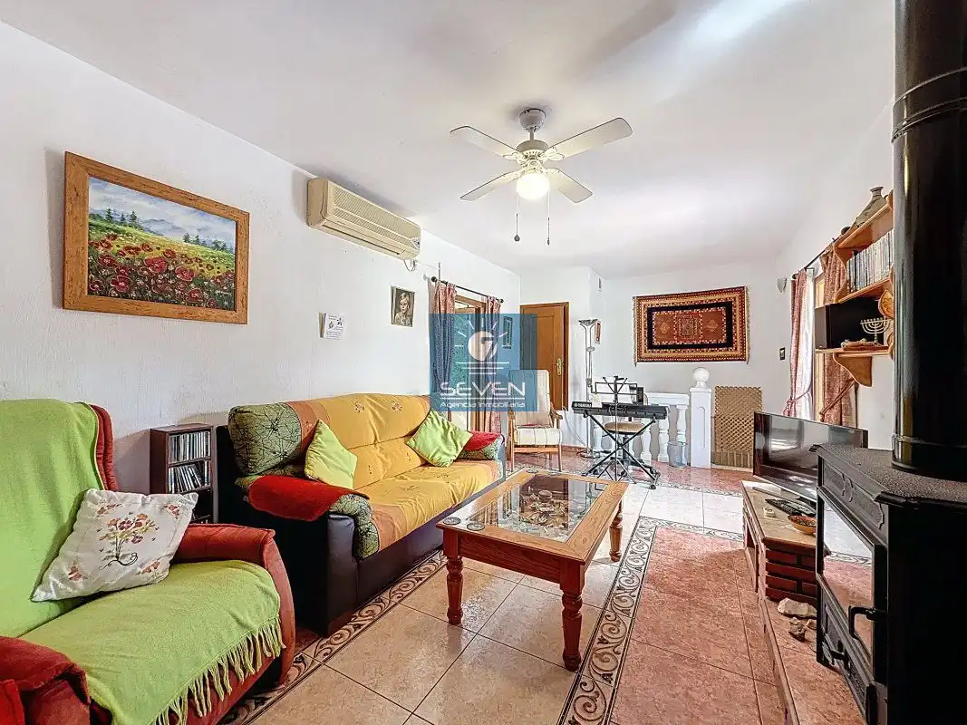Sala de estar de Finca rústica en venta en Almuñécar con Aire acondicionado, Jardín privado y Terraza