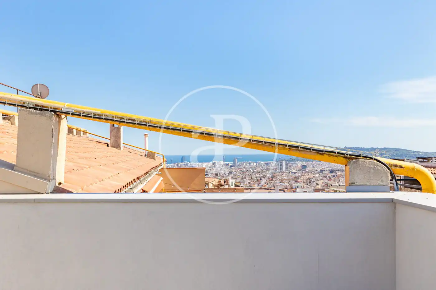 Außenansicht von Wohnung zum Verkauf in Barcelona mit Klimaanlage, Heizung und Terrasse