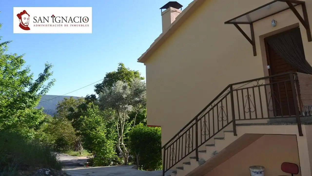 Casa amb jardí en venda a Merindad de Valdivielso
