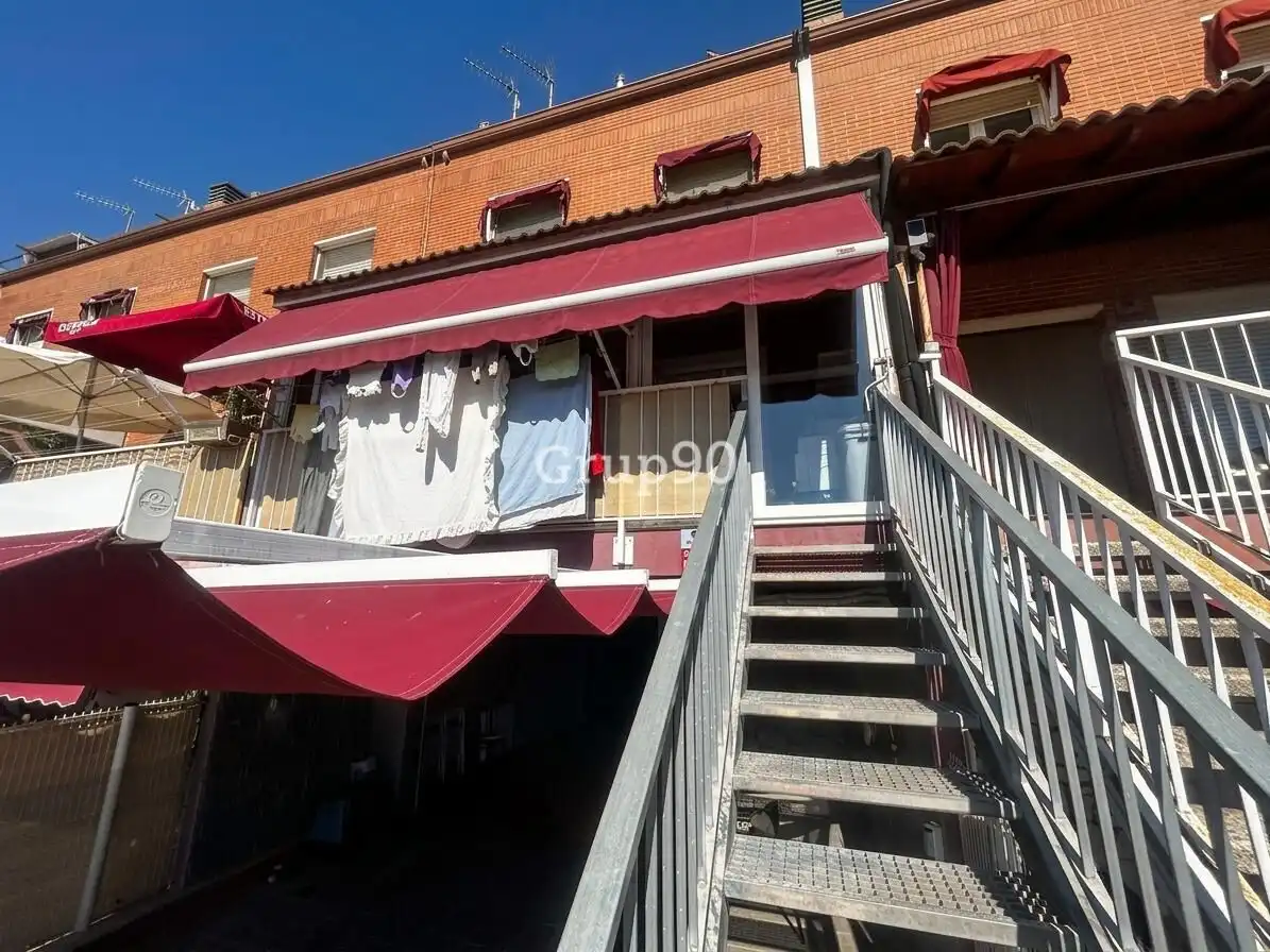 Vista exterior de Casa adosada en venta en Puigverd de Lleida con Aire acondicionado, Calefacción y Parquet