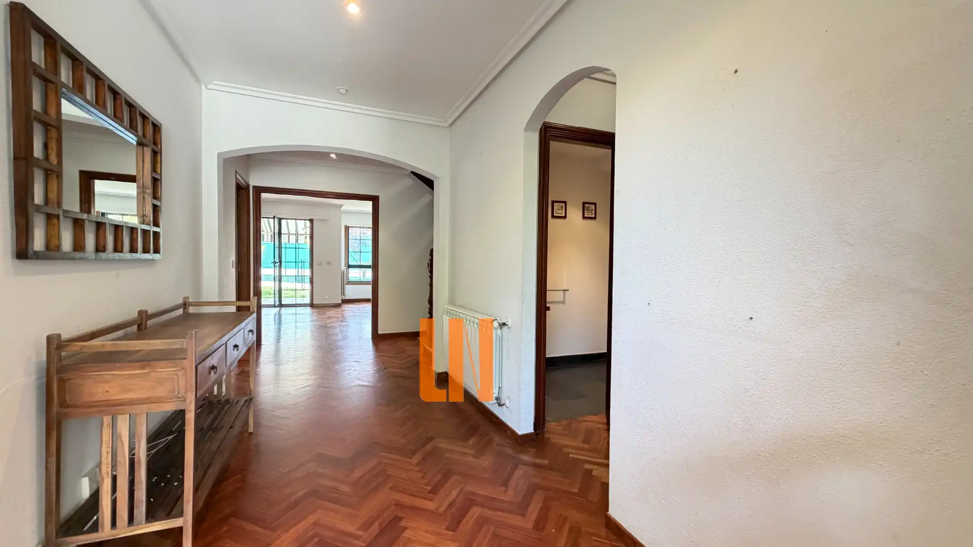 Casa adosada en venta en Oleiros con Calefacción, Jardín privado y Parquet