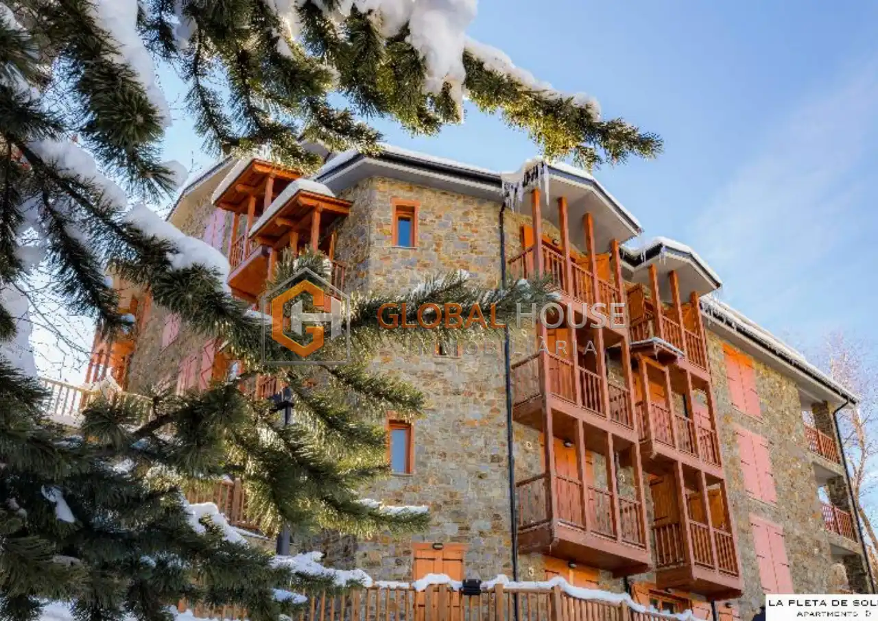 Vista exterior de Piso en venta en Canillo con Trastero