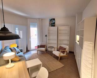 Sala d'estar de Pis de lloguer en  Barcelona Capital amb Terrassa, Moblat i Balcó
