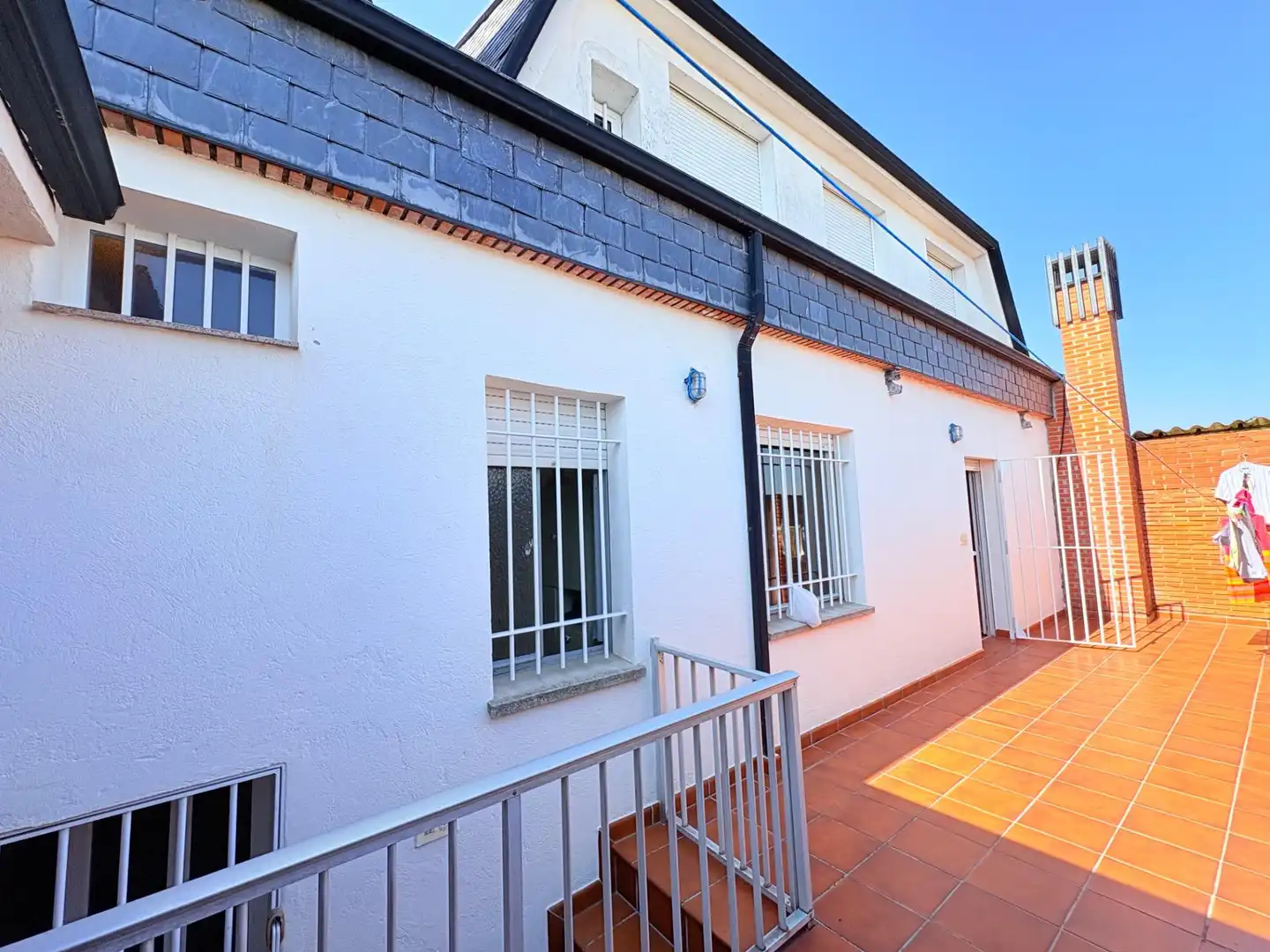 Vista exterior de Casa o chalet en venta en Ponferrada con Calefacción, Terraza y Amueblado