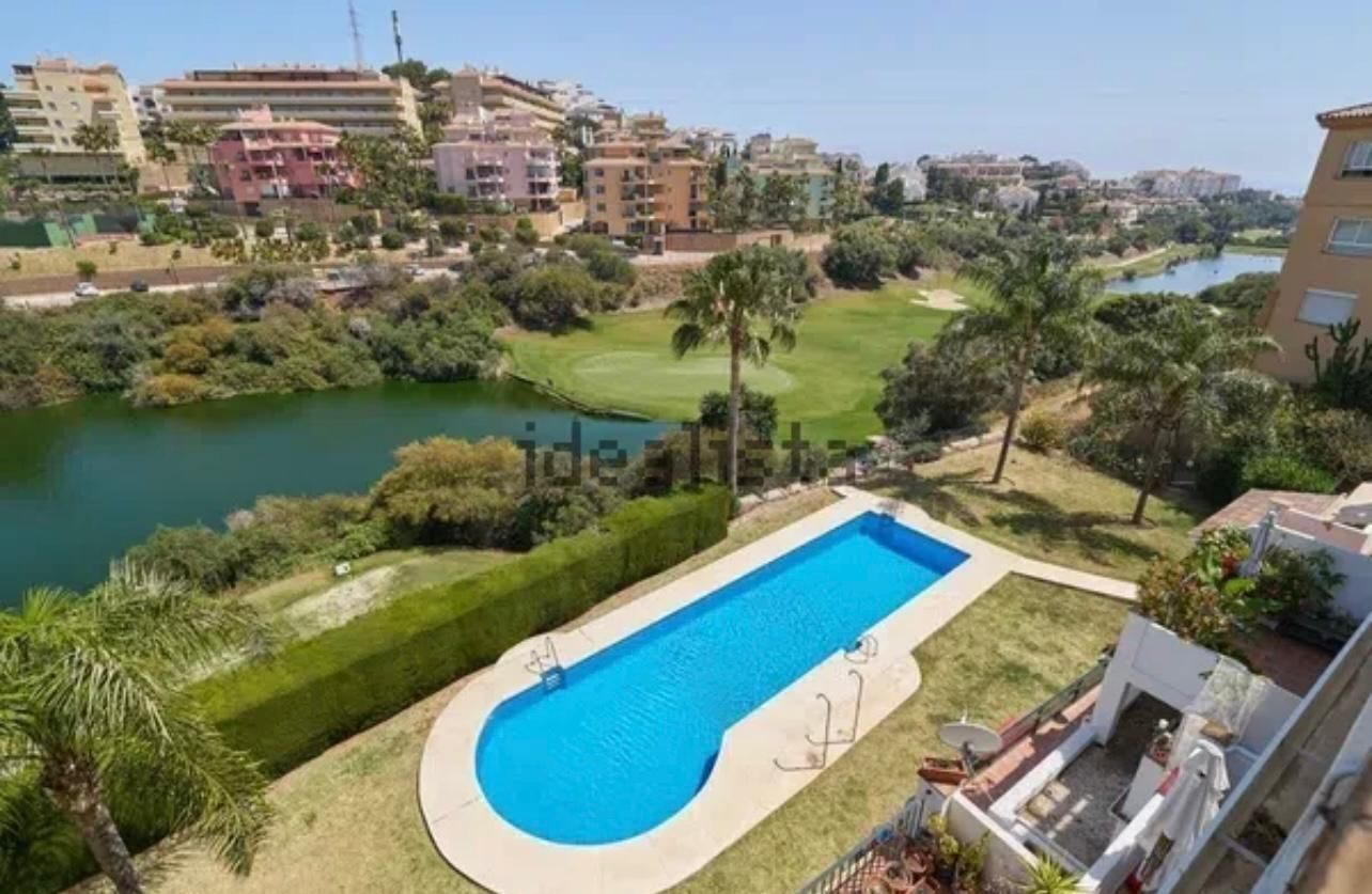 Attic to rent in Calle CRISTAL DE RIVIERA, Riviera del Sol
