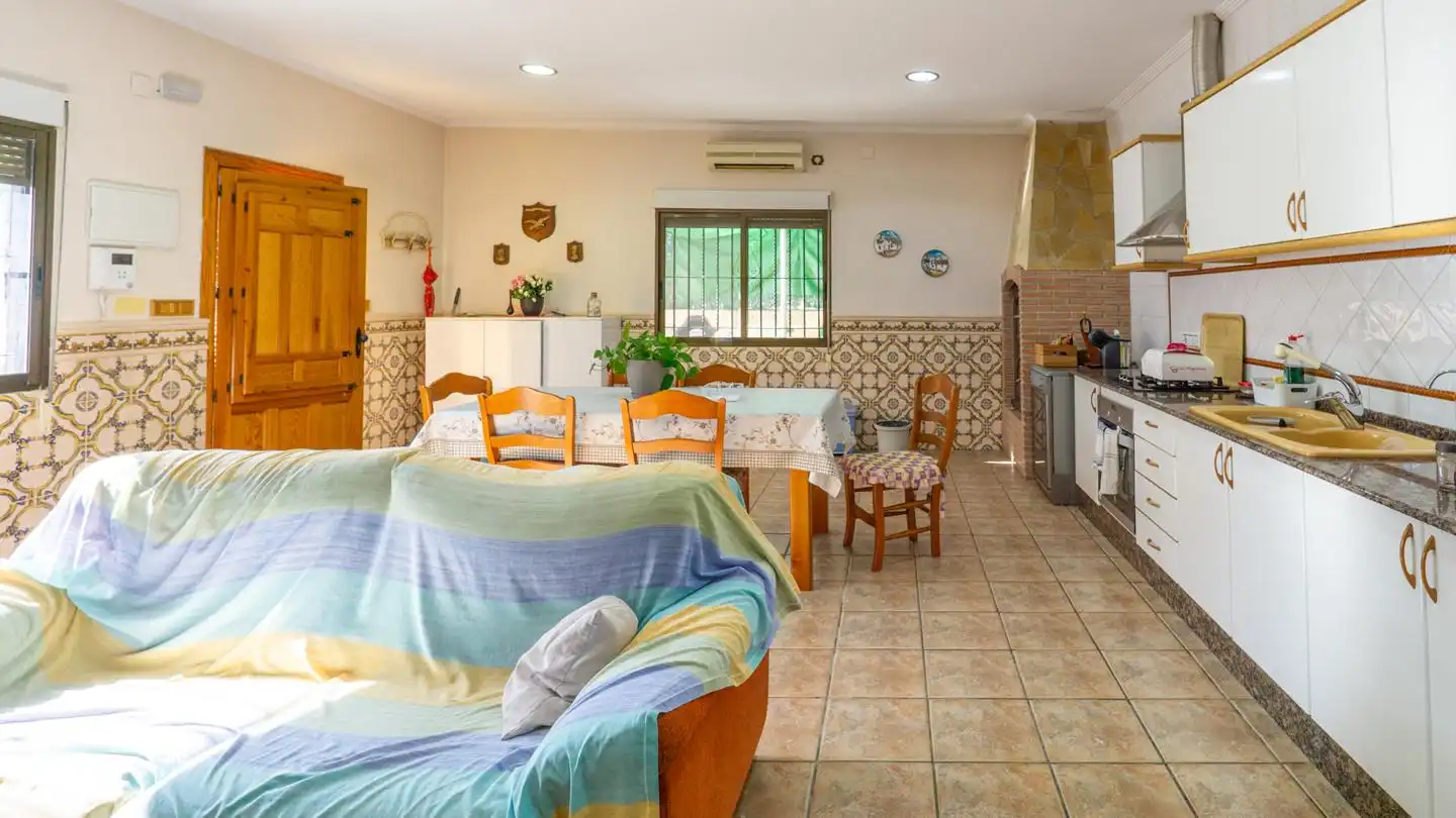 Cocina de Casa o chalet en venta en Crevillent con Aire acondicionado, Jardín privado y Terraza