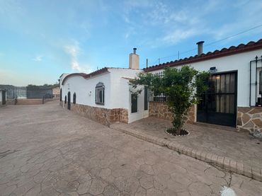 Casa con piscina en venta en Jumilla
