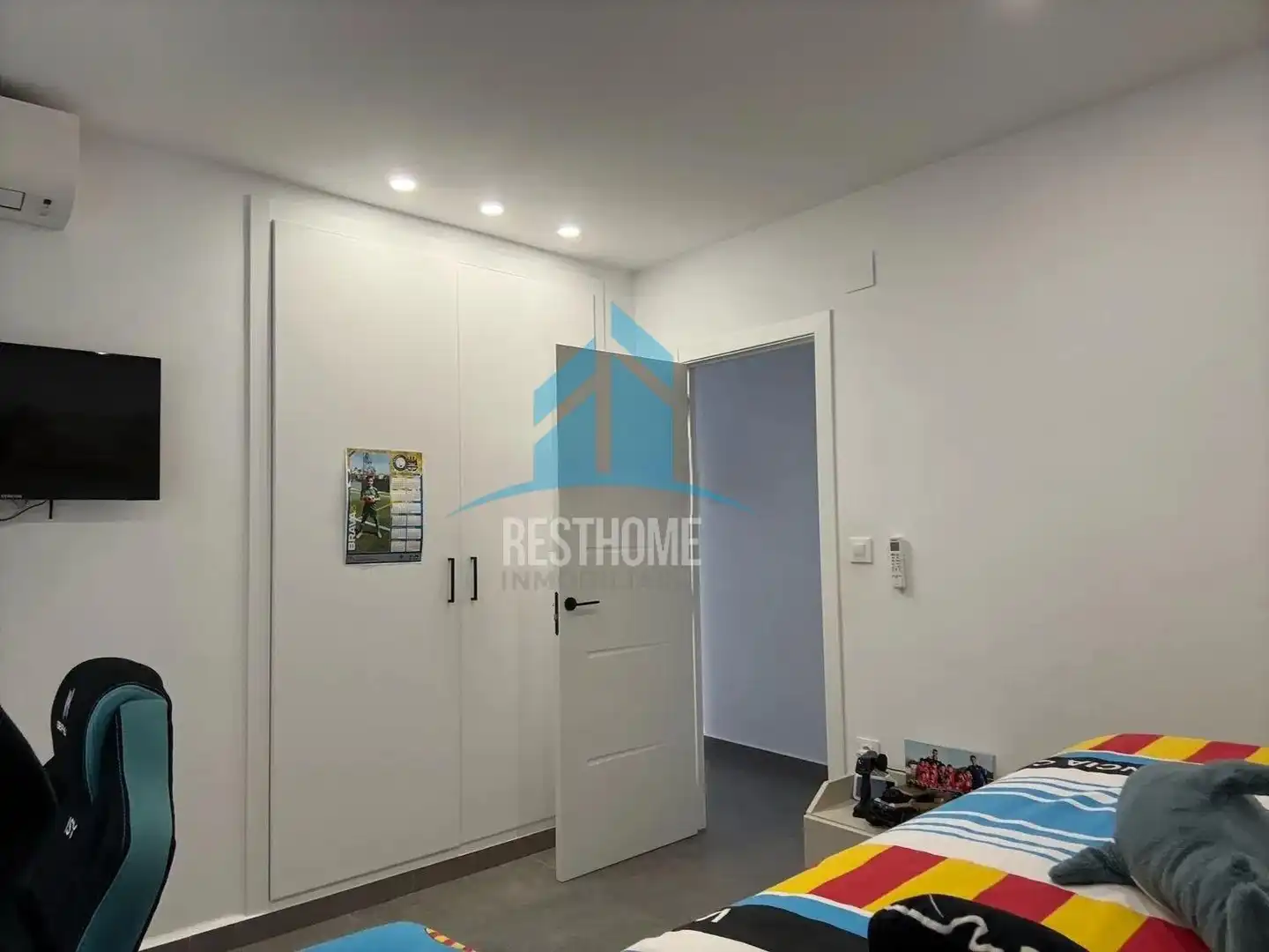 Bedroom of Houses for sale in Oliva  with Air Conditioner, Heating and Private garden