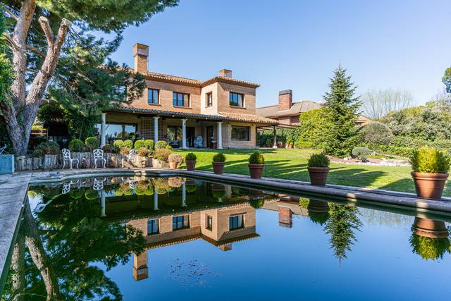 Casa-chalet en Venta en Zona Monte El Pilar