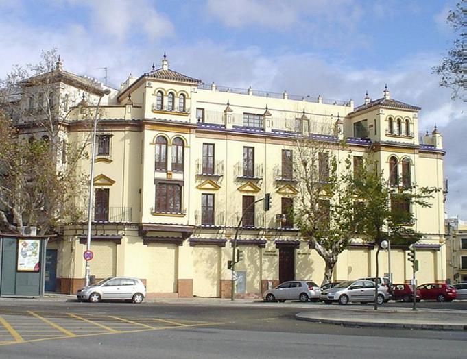 Exterior view of Duplex to rent in  Sevilla Capital  with Furnished and Balcony