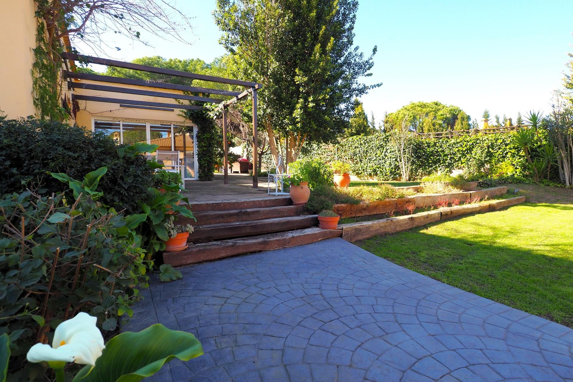 Terrassa de Casa o xalet en venda en Aljaraque amb Aire condicionat, Calefacció i Jardí privat