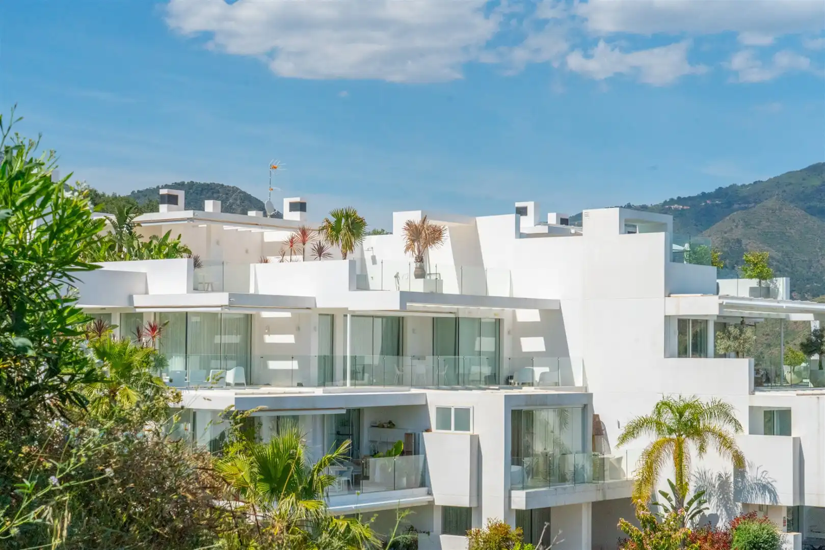 Vista exterior de Apartament de lloguer en Ojén amb Aire condicionat, Calefacció i Terrassa