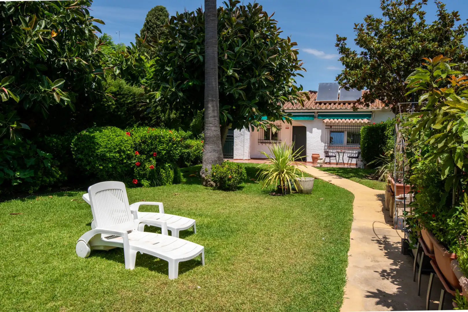 Jardí de Casa adosada en venda en Marbella amb Aire condicionat, Terrassa i Piscina