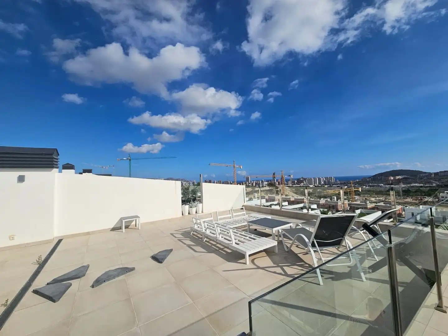 Terraza de Ático de alquiler en Finestrat con Aire acondicionado, Calefacción y Jardín privado