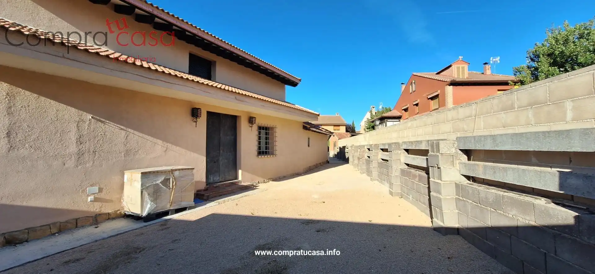 Vista exterior de Casa o xalet en venda en La Lastrilla  amb Calefacció, Jardí privat i Terrassa