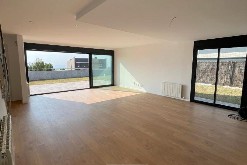 Photo 1 of Single-family semi-detached for sale in Urbanitzacions, Barcelona