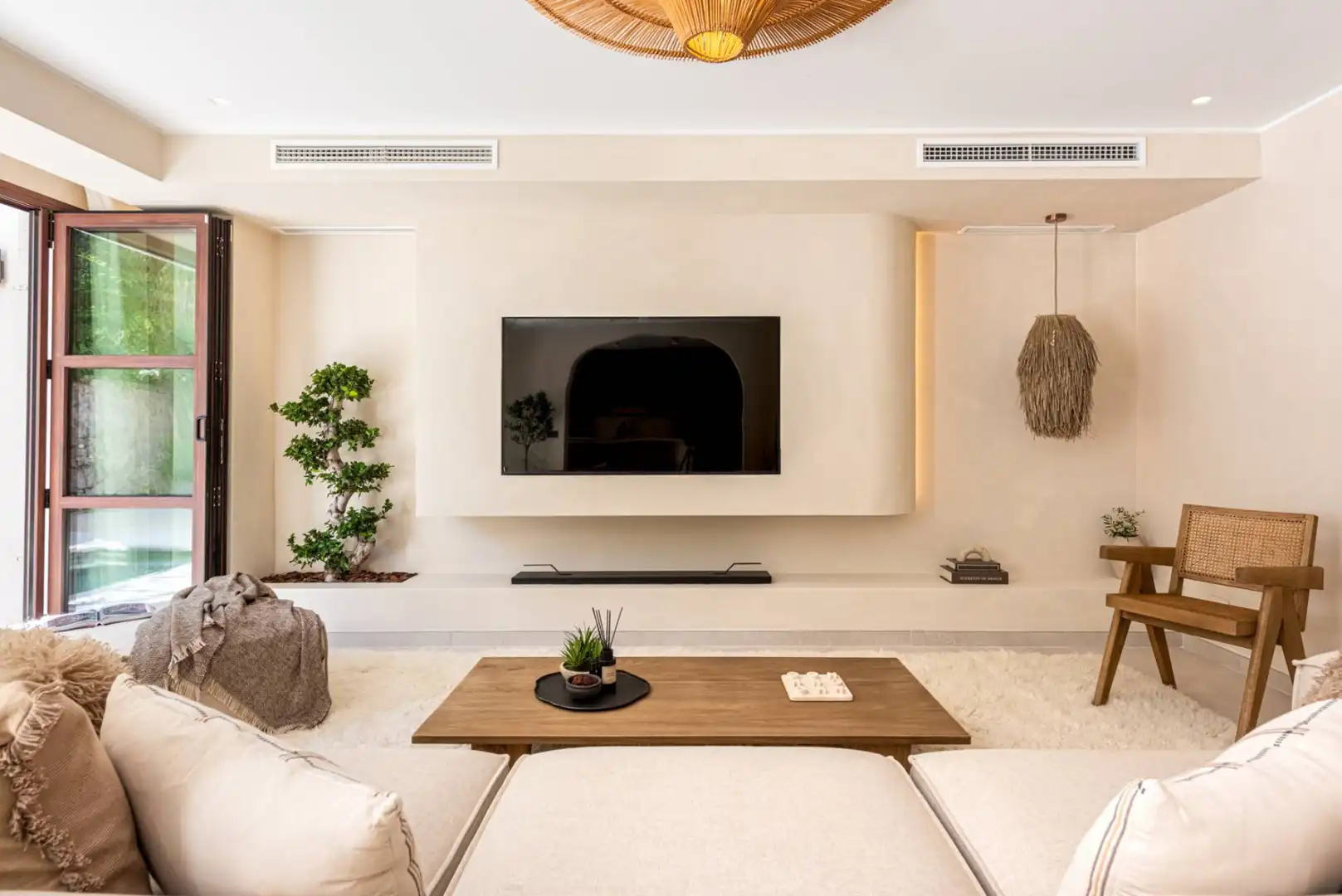 Sala de estar de Casa adosada en venta en Marbella con Aire acondicionado, Jardín privado y Terraza