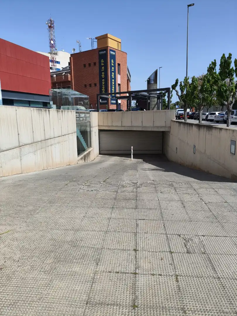 Einzelparkplatz zum Verkauf in Calle Central 10, imagen 6