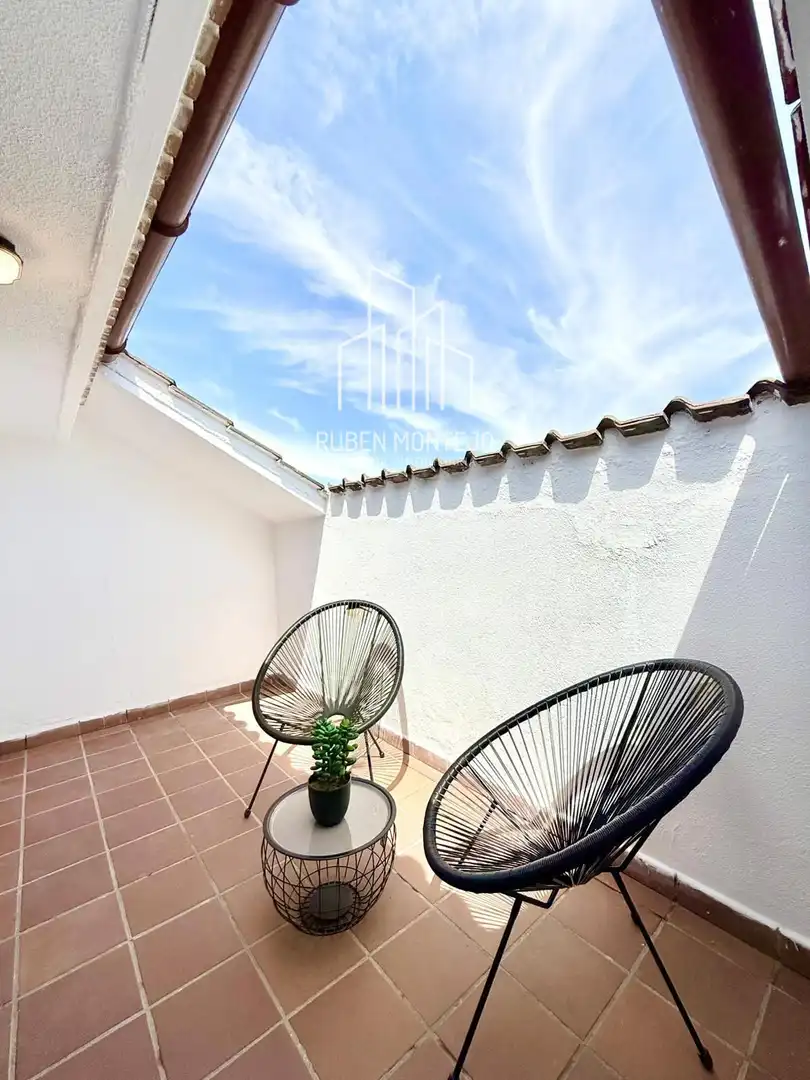 Vista exterior de Dúplex en venta en Villamayor con Calefacción, Terraza y Balcón