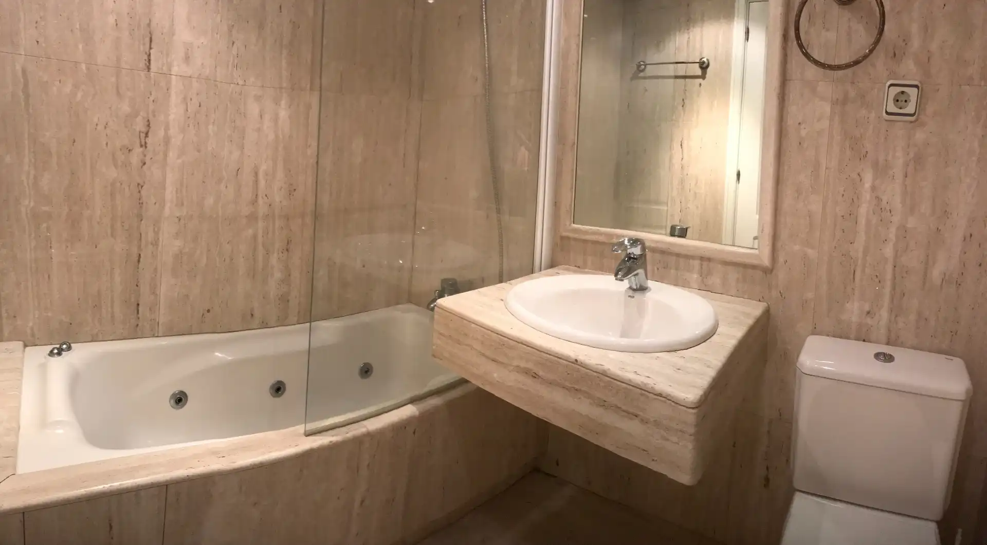 Bany de Apartament en venda en Madrid amb Aire condicionat, Calefacció i Parquet