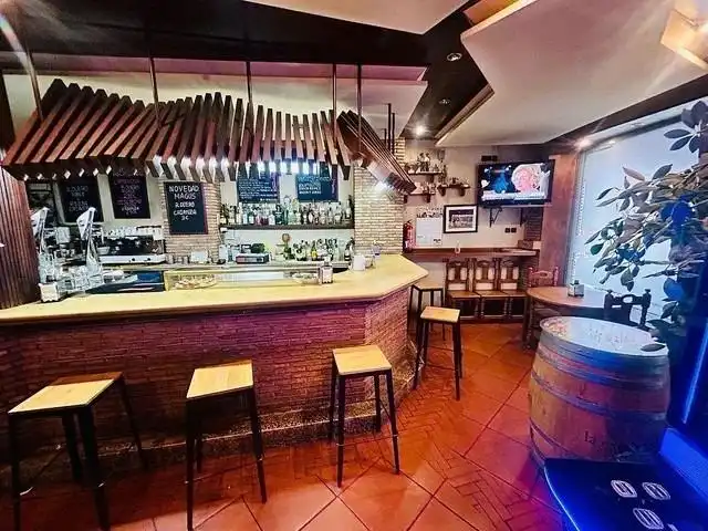 Gewerbefläche zum Verkauf in El Molar (Madrid)