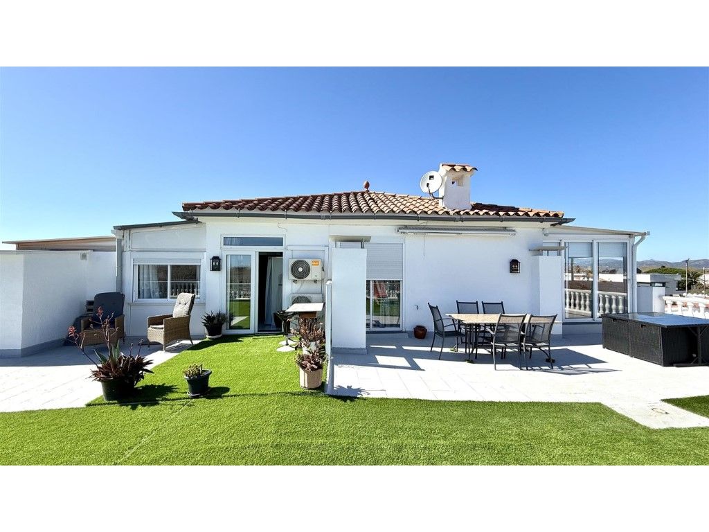 Exterior view of Attic for sale in Empuriabrava