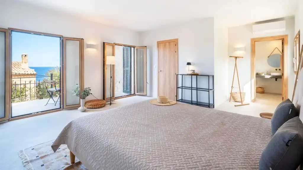 Bedroom of Houses for sale in Banyalbufar  with Air Conditioner, Private garden and Terrace