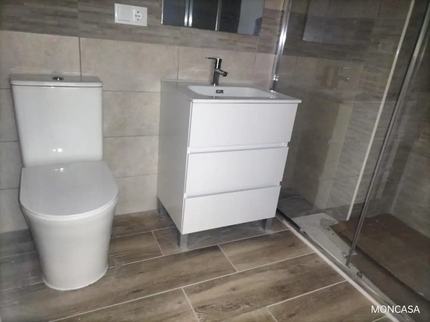 Bany de Apartament de lloguer en Valladolid amb Calefacció