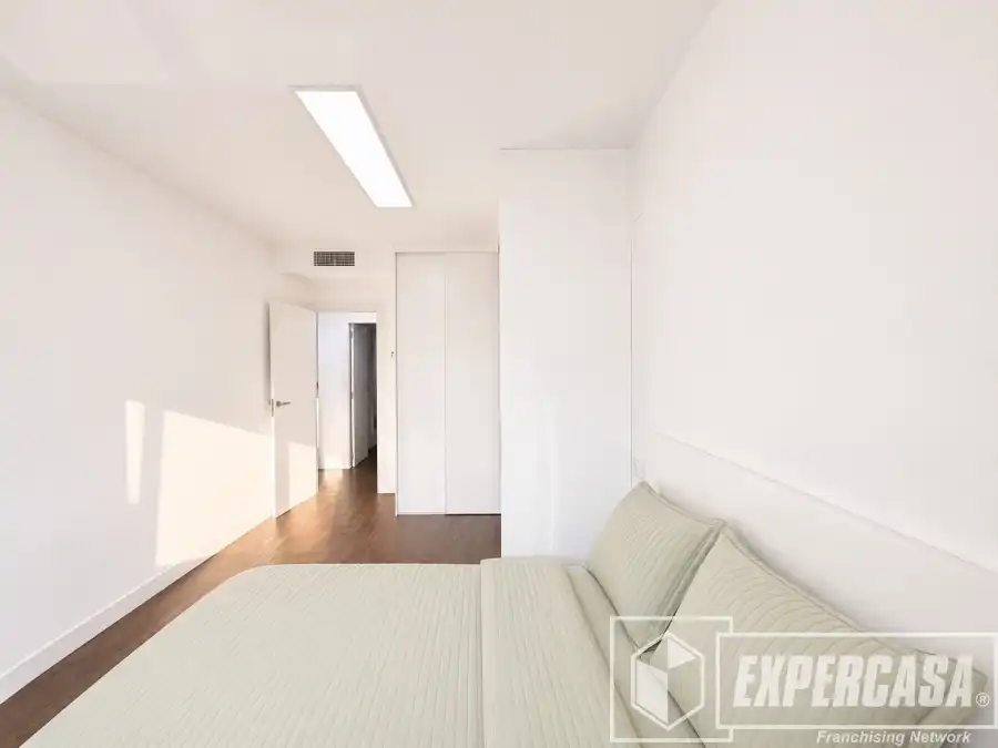 Dormitori de Casa o xalet en venda en Domeño amb Aire condicionat i Terrassa